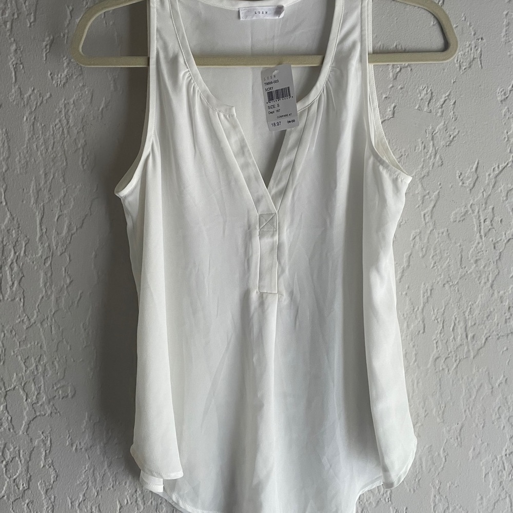 Lush Sleeveless Blouse Ivory - Size Small
